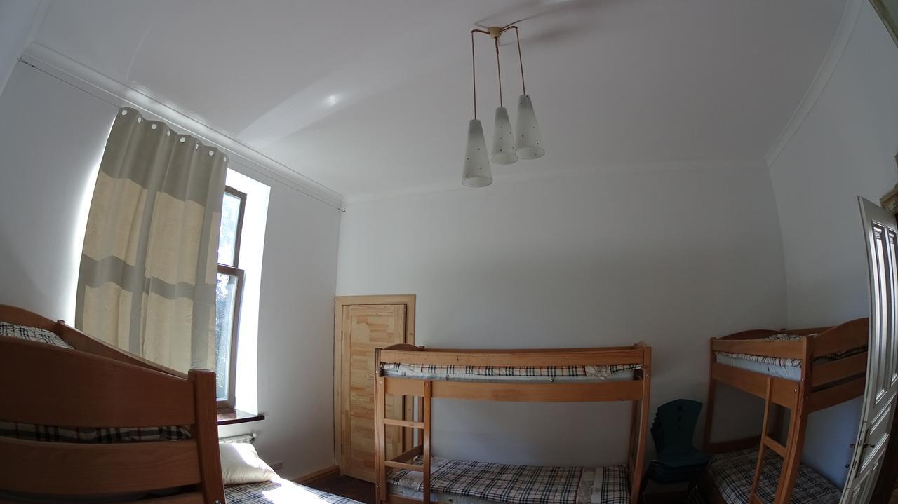 Hostel Mif Iwano-Frankiwsk Zewnętrze zdjęcie