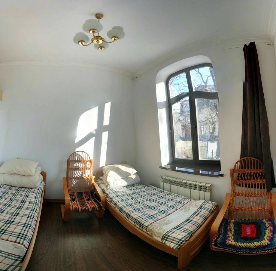 Hostel Mif Iwano-Frankiwsk Zewnętrze zdjęcie